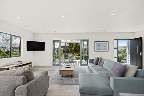 Photo of property in 233a Point Wells Road, Point Wells, 0986