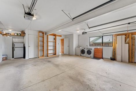 Photo of property in 2/9 Hogans Road, Glenfield, Auckland, 0629