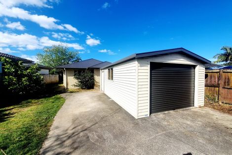 Photo of property in 2 Hamblyn Place, Ranui, Auckland, 0612