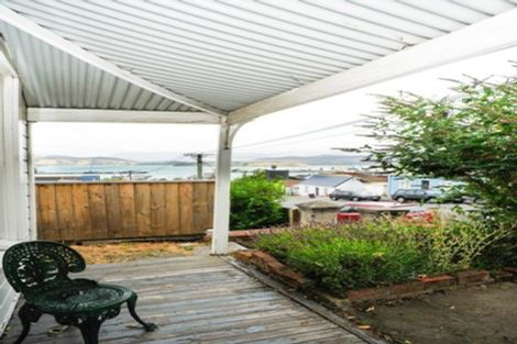 Photo of property in 64 Oxford Street, Lyttelton, 8082