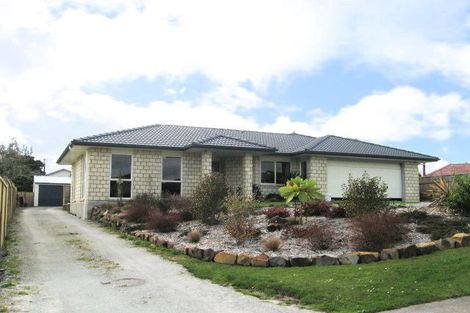 Photo of property in 9 Ash Grove, Maungaturoto, 0520