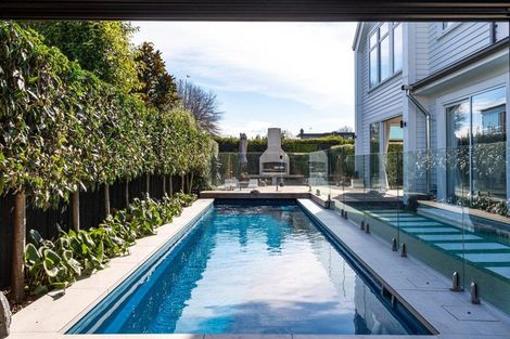 Photo of property in 197 Fendalton Road, Fendalton, Christchurch, 8052
