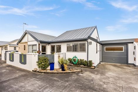 Photo of property in 2/249 Taradale Road, Pirimai, Napier, 4112