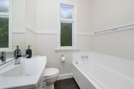 Photo of property in 4 Lionel Street, Avonside, Christchurch, 8061