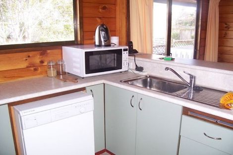 Photo of property in 2/252 Glenvar Road, Torbay, Auckland, 0630