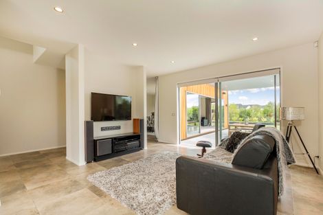 Photo of property in 17 Bayvista Drive, Karaka, Papakura, 2113