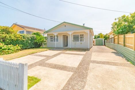 Photo of property in 102 Somme Parade, Aramoho, Whanganui, 4500