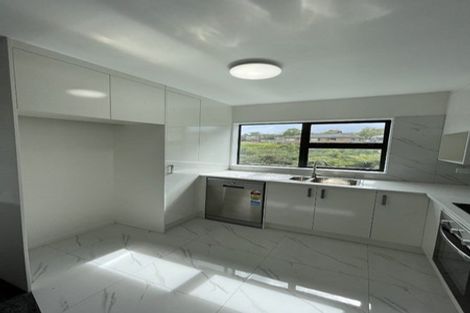 Photo of property in 152 Triangle Road, Massey, Auckland, 0614