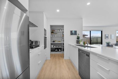 Photo of property in 16 Wexford Crescent, Halswell, Christchurch, 8025