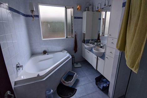 Photo of property in 31a Oban Road, Browns Bay, Auckland, 0630