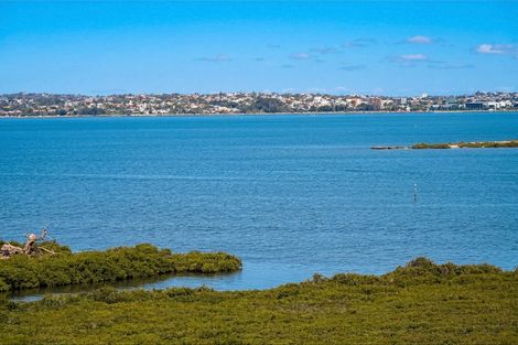 Photo of property in 20 Bannings Way, Hobsonville, Auckland, 0618