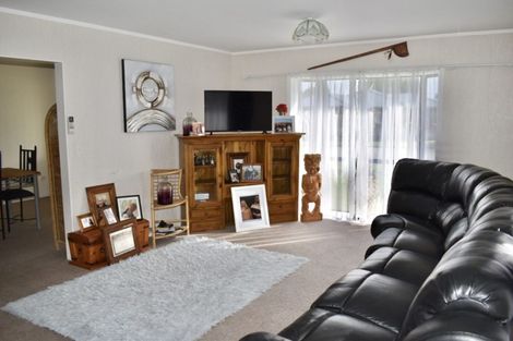 Photo of property in 12 Renata Road, Otaki, 5512
