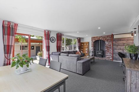 Photo of property in 104 Main North Road, Woodend, 7610