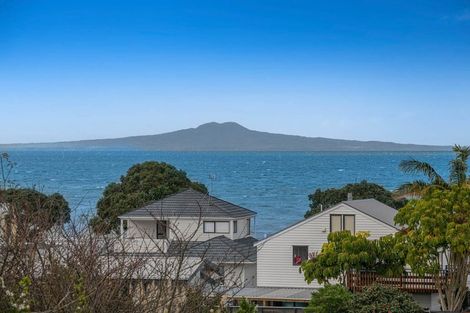 Photo of property in 11 Zita Avenue, Matakatia, Whangaparaoa, 0930