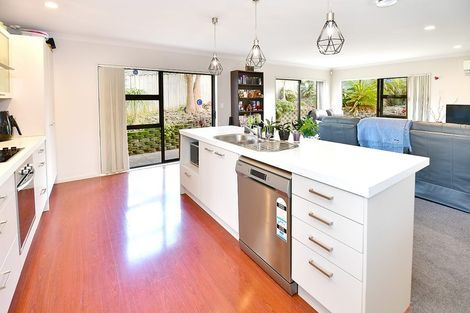 Photo of property in 1 Empressa Heights, Helensville, 0800