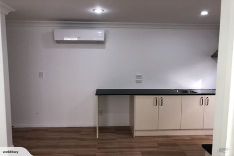 Photo of property in 43 Medallion Drive, Oteha, Auckland, 0632