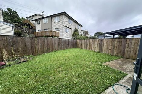 Photo of property in 27 Brindle Way, Newlands, Wellington, 6037