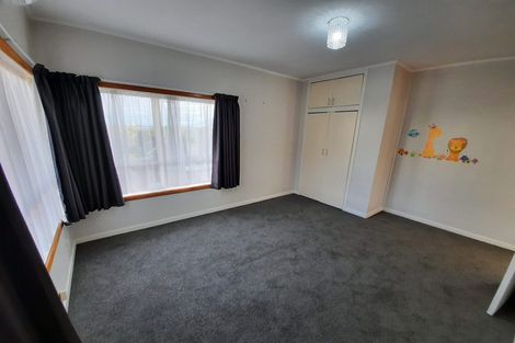 Photo of property in 32 Lewis Road, Pakuranga, Auckland, 2010