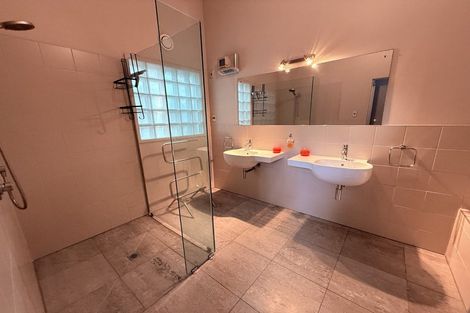 Photo of property in 10/2 Manor Place, Dunedin Central, Dunedin, 9016