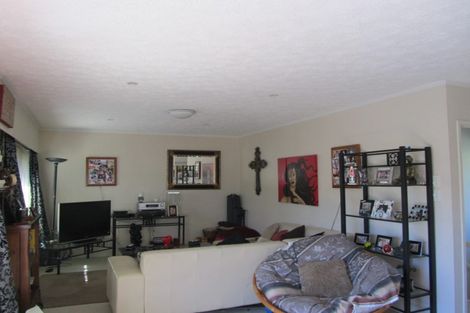 Photo of property in 1/36 Saddleback Rise, Murrays Bay, Auckland, 0630