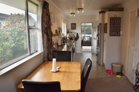 Photo of property in 38 Norfolk Crescent, Otaki Beach, Otaki, 5512