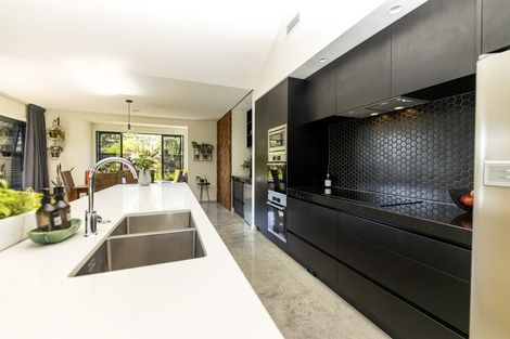 Photo of property in 10 Pike Place, Ferndale, New Plymouth, 4310