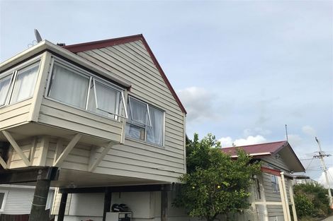 Photo of property in 1/2 Aotea Road, Glen Eden, Auckland, 0602