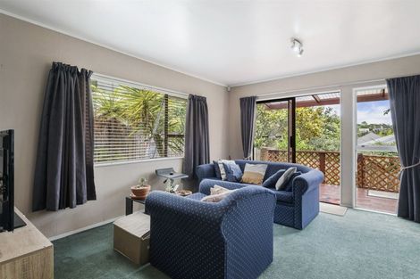 Photo of property in 1/10 Halder Place, Torbay, Auckland, 0632