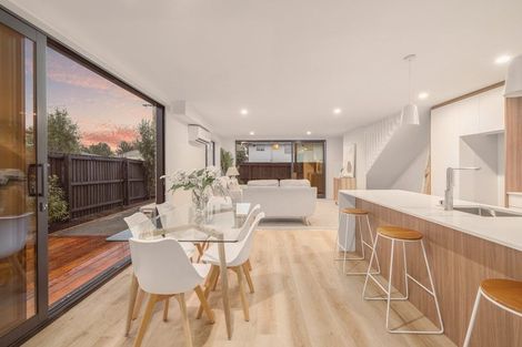 Photo of property in 153 Springfield Road, St Albans, Christchurch, 8014