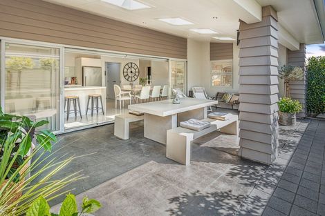 Photo of property in 16 Egmont Street, Patea, 4520