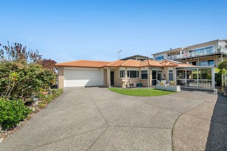 Photo of property in 18 Chesterfield Way, Orewa, 0931
