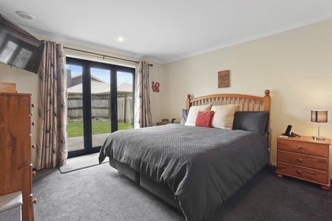 Photo of property in 18 Sycamore Close, Rangiora, 7400