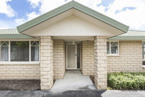 Photo of property in 24 Logan Way, Kelvin Grove, Palmerston North, 4414