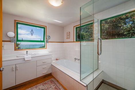 Photo of property in 149 Cornwallis Road, Cornwallis, Auckland, 0604