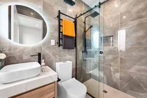 Photo of property in 20 Triangle Road, Massey, Auckland, 0614