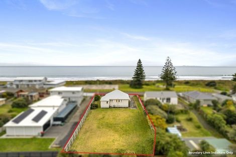 Photo of property in 38 Marine Parade, Otaki Beach, Otaki, 5512
