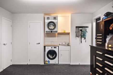 Photo of property in 19 Shepherd Road, Jacks Point, Queenstown, 9371