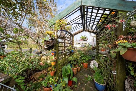 Photo of property in 7 Seddon Street, Westown, New Plymouth, 4310