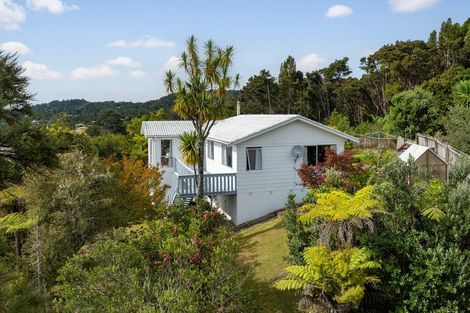 Photo of property in 10 Stallard Place, Glen Eden, Auckland, 0602