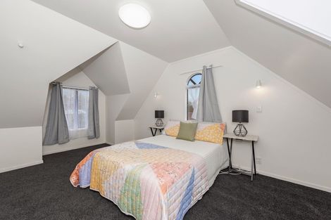 Photo of property in 17b Crescent Court, Melville, Hamilton, 3206