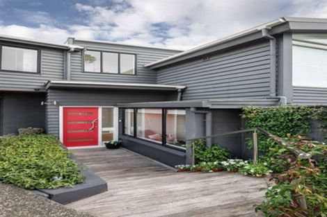 Photo of property in 118 Bleakhouse Road, Mellons Bay, Auckland, 2014