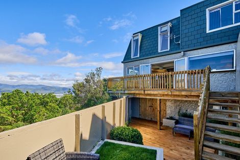 Photo of property in 33 Acacia Avenue, Maungaraki, Lower Hutt, 5010