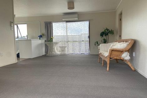 Photo of property in 40 Spence Road, Henderson, Auckland, 0612