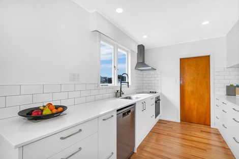 Photo of property in 17 Shoreham Street, Avondale, Auckland, 0600