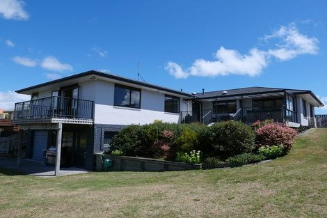 Photo of property in 5 Sovereign Way, Paraparaumu, 5032
