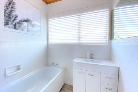 Photo of property in 1/29 Rangitoto Terrace, Milford, Auckland, 0620