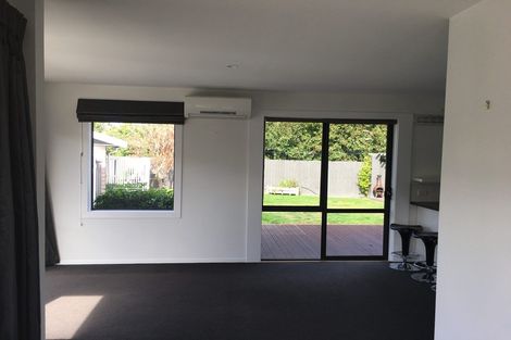Photo of property in 10 Blossomdale Place, Bishopdale, Christchurch, 8053