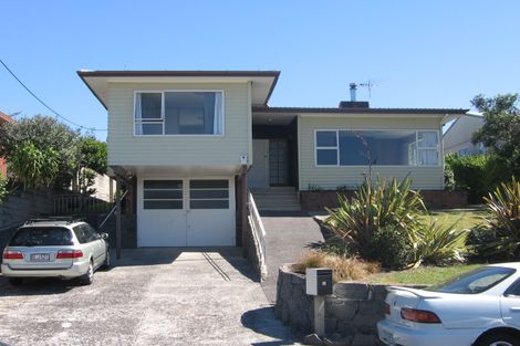 Photo of property in 12 Currey Crescent, Milford, Auckland, 0620