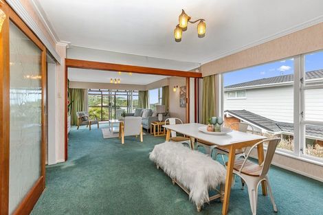 Photo of property in 30 Westview Grove, Miramar, Wellington, 6022