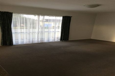 Photo of property in 2 Silverstone Place, Henderson, Auckland, 0612